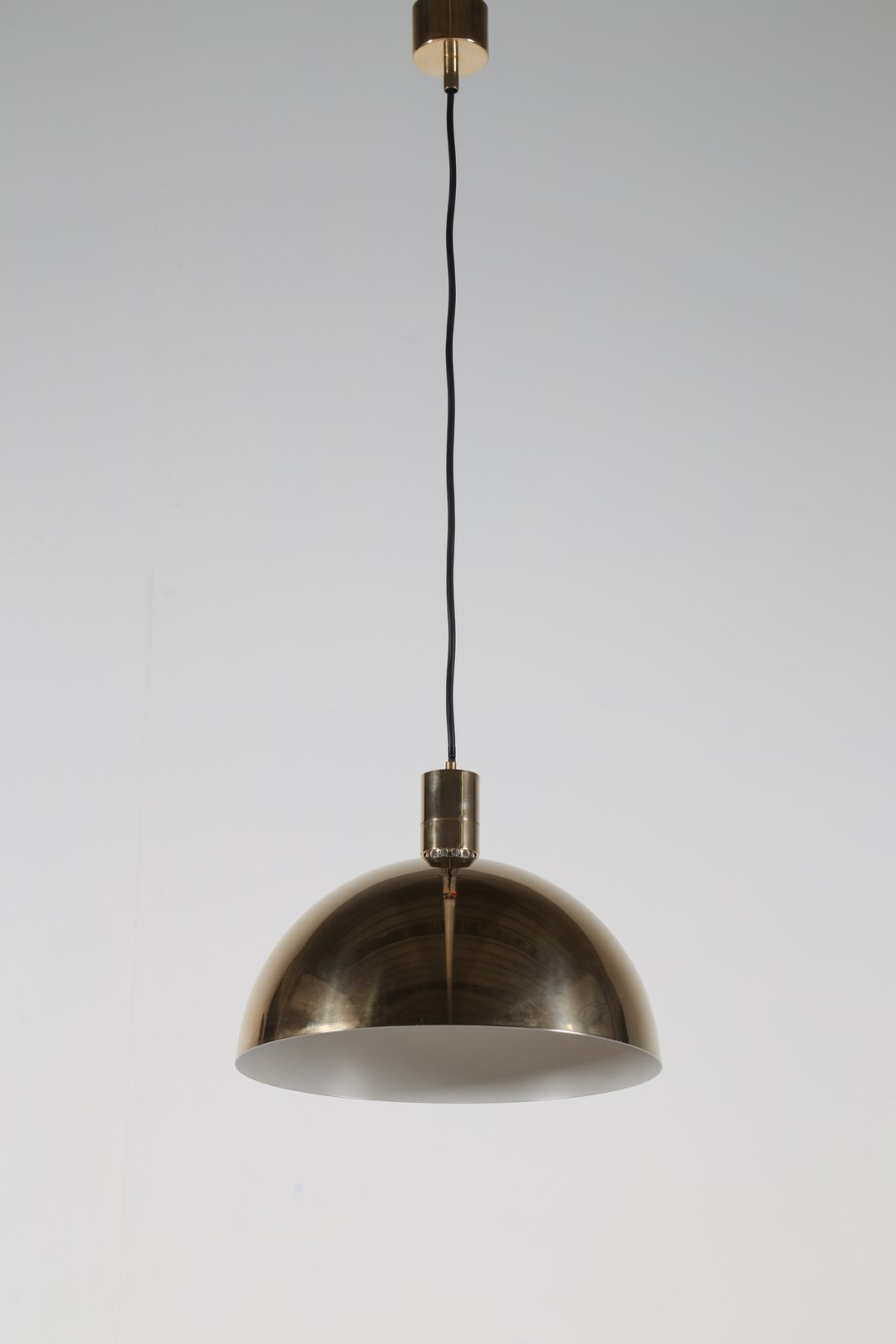 Gold plated metal suspension lamp, mod. AM4Z, FOR Sirrah, 60’s. There is the brand on the base.
 (Franco Albini (1905-1977), Franca Helg (1920-1989), Antonio Piva (1936) )