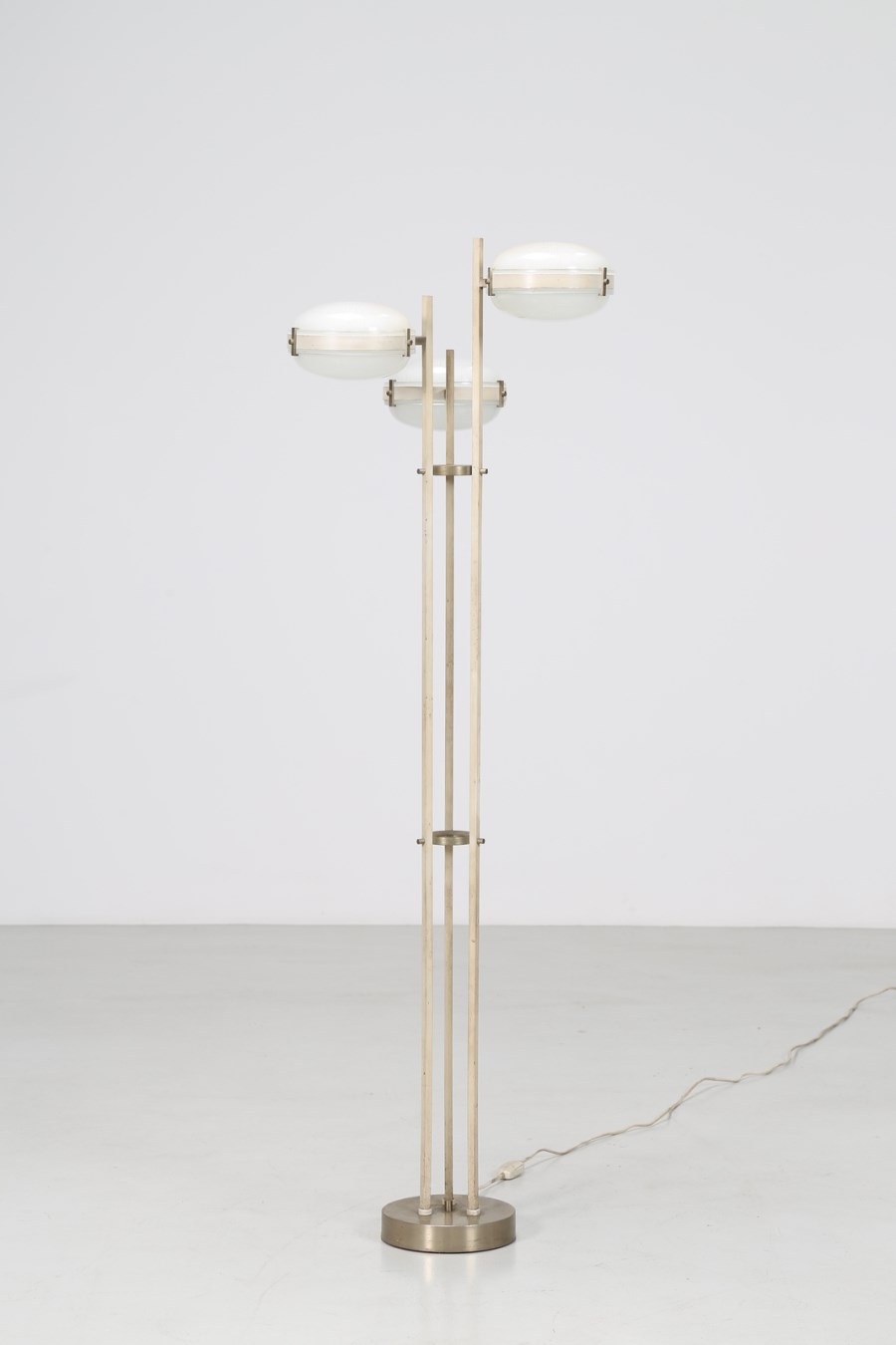 Attrib. Lampada da terra, metallo, ottone e vetro, per Artemide anni 60 (Sergio Mazza)