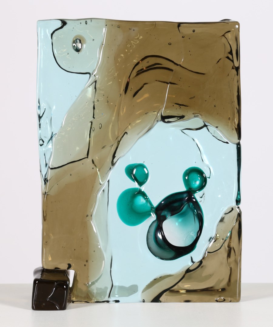 Scultura in vetro massello nei toni del bruno e verde anni Sessanta. (Alfredo Barbini)