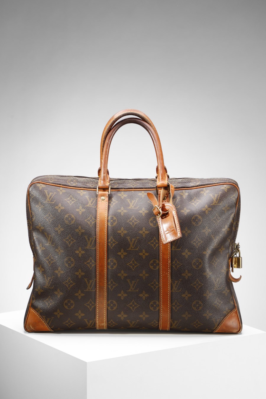 Soft briefcase for documents. (Louis Vuitton)
