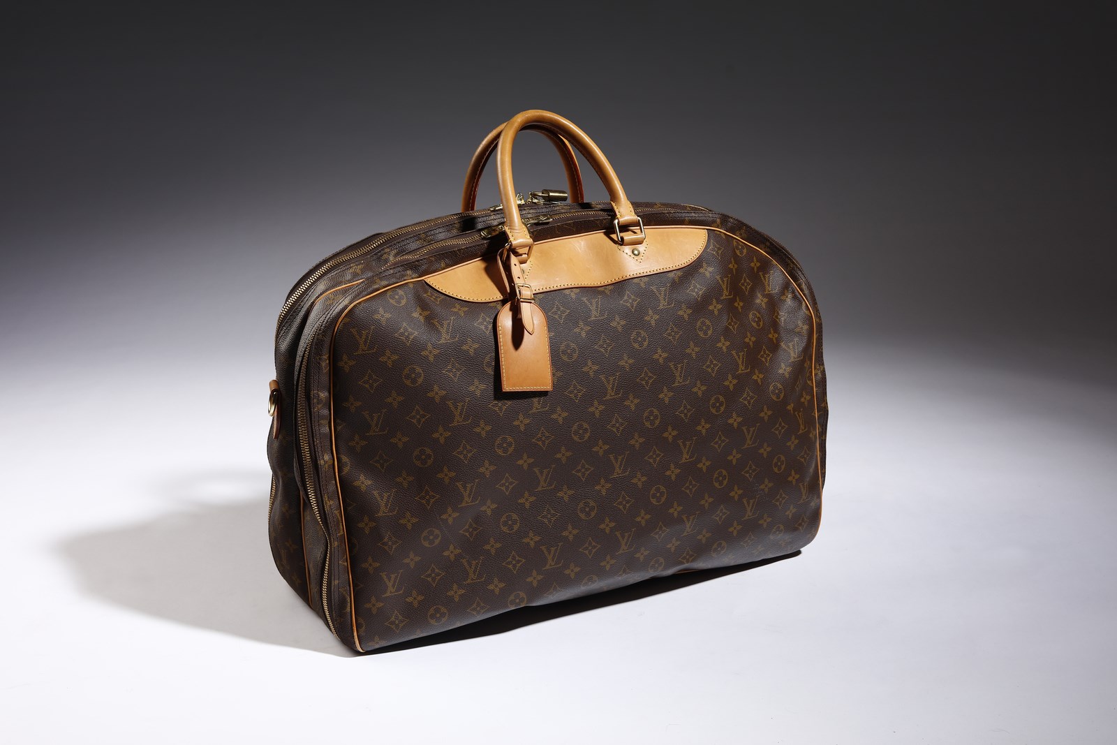 Sold at Auction: Louis Vuitton, LOUIS VUITTON MONOGRAM ALIZE BORSA DA  VIAGGIO