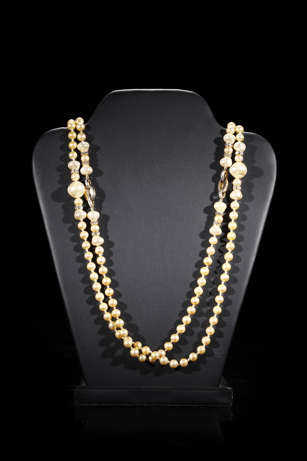Champagne double artificial pearl strand, opera lenght. (Vogue Bijoux )