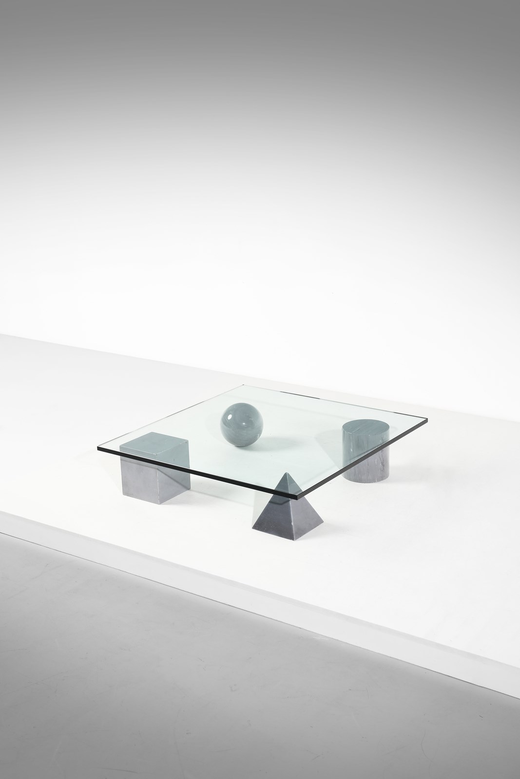 Tavolino da salotto Metaphora per Castigliani (Massimo Vignelli)