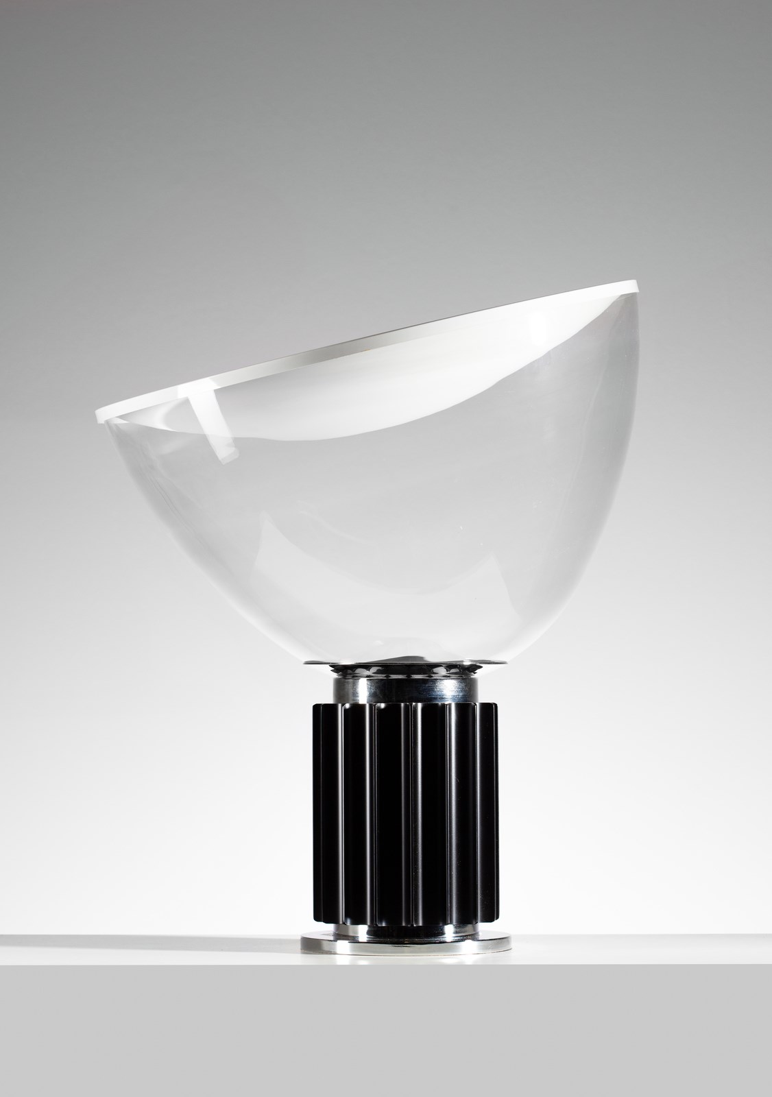 Taccia table lamp for Flos (Achille Castiglioni)