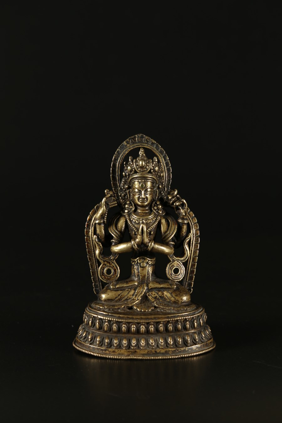 A bronze sculpture portraying Avalokistesvara
Tibet, 17th century (Arte Himalayana )