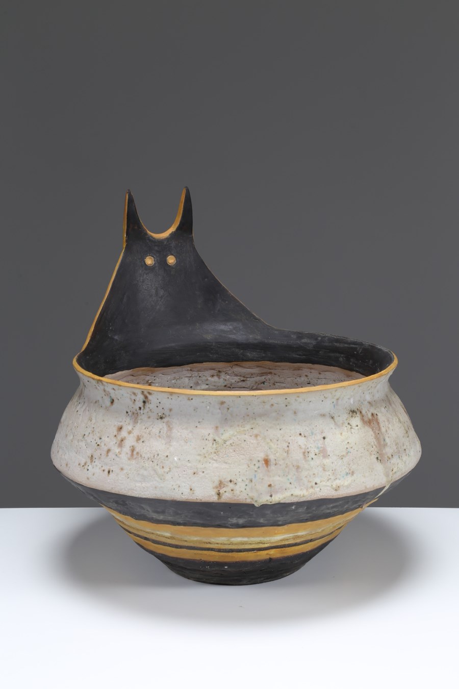 Grande anfora in ceramica, per Gli Etruschi ceramiche artistiche, anni 60. (Ivo De Santis)