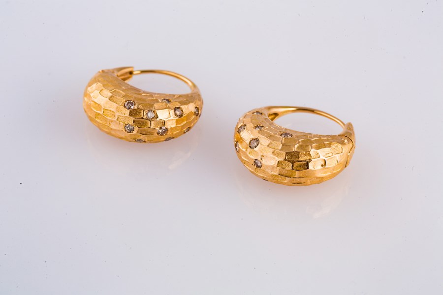 Orecchini  in oro gr 17.10 e diamanti  brown. (Pomellato )